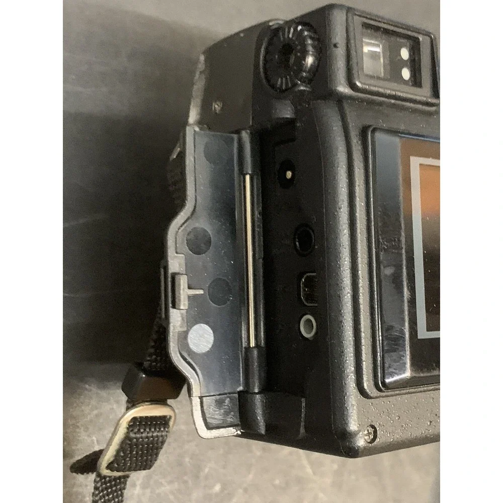 Olympus CAMEDIA C-3000 Zoom 3.3MP Digital Camera - Parts Only